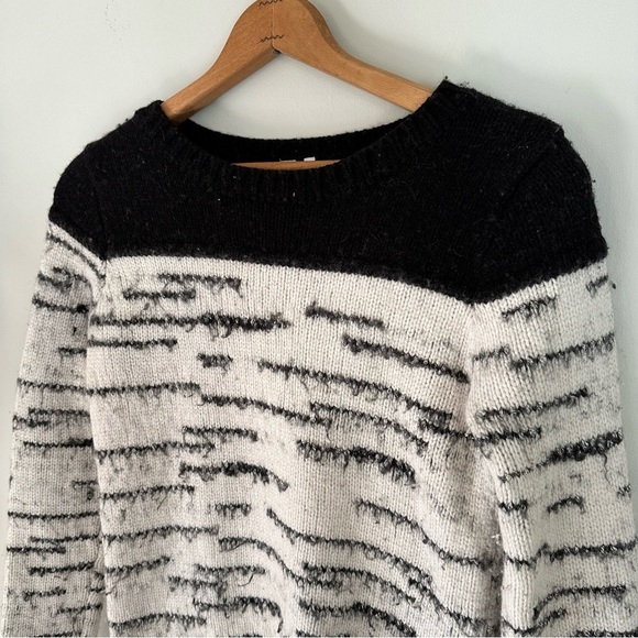 SI-IAE Anthropologie Black & White Wool Blend Sweater Size Medium - Picture 3 of 11